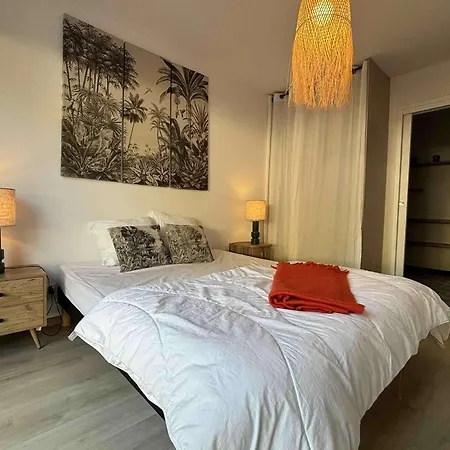 Dom wakacyjny Maison Contemporaine Avec Piscine Privee A - Fr-1-246a-243 *